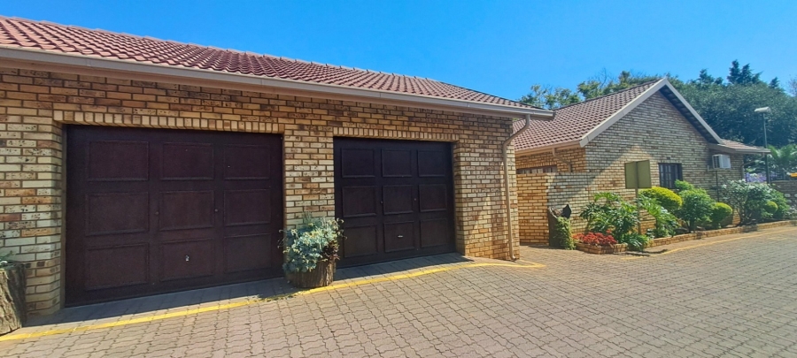 3 Bedroom Property for Sale in Safari Gardens North West